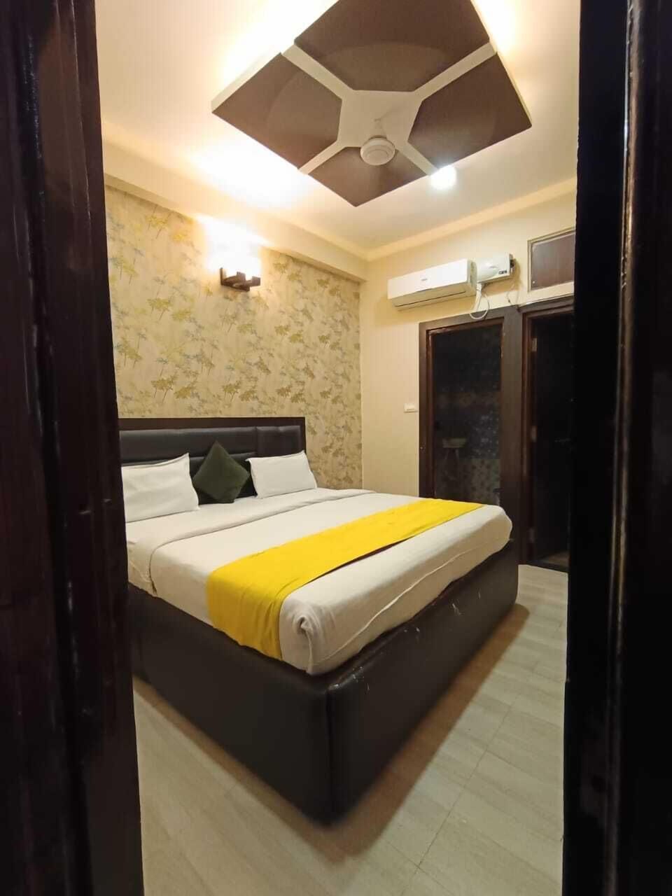 Classic Double Room, City View | Desk, laptop workspace, WiFi (free)