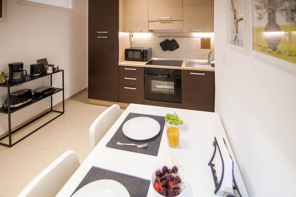 House, Smoking | 1 bedroom, desk