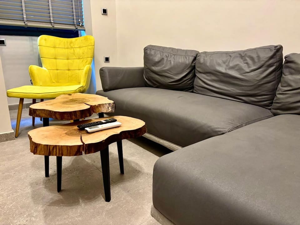 House, Smoking | 1 bedroom, desk