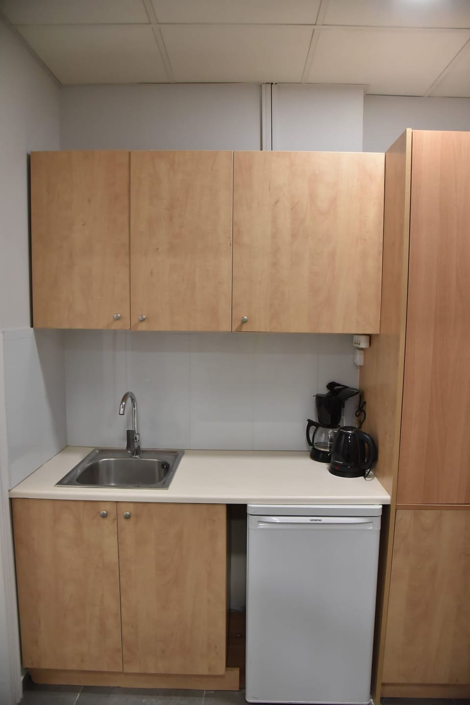 House, Smoking | Private kitchenette | Cookware/dishes/utensils