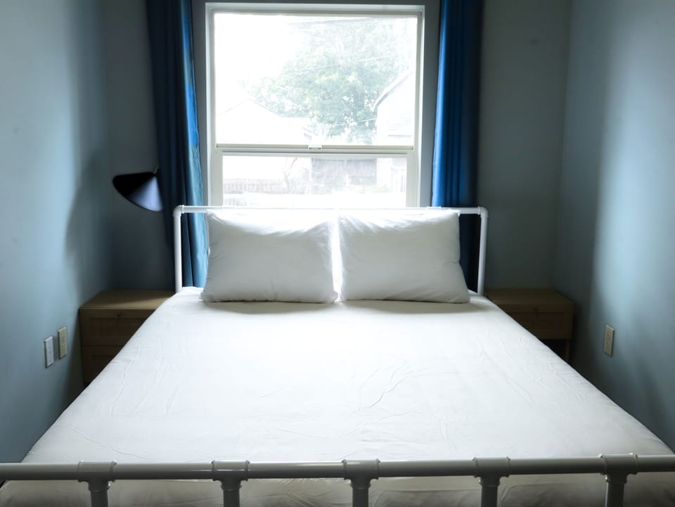 WiFi (free), individually furnished, bed sheets