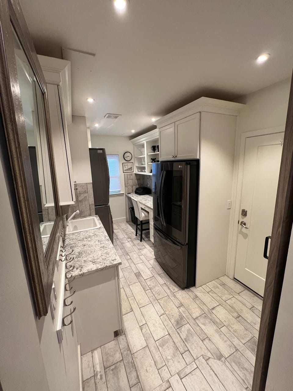 Laundry/Desk Area