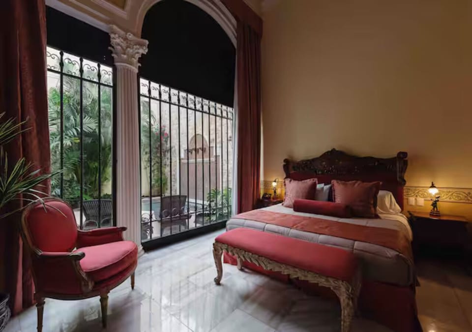 Luxury House, Private Pool | 3 bedrooms, blackout drapes, iron/ironing board, WiFi (free)