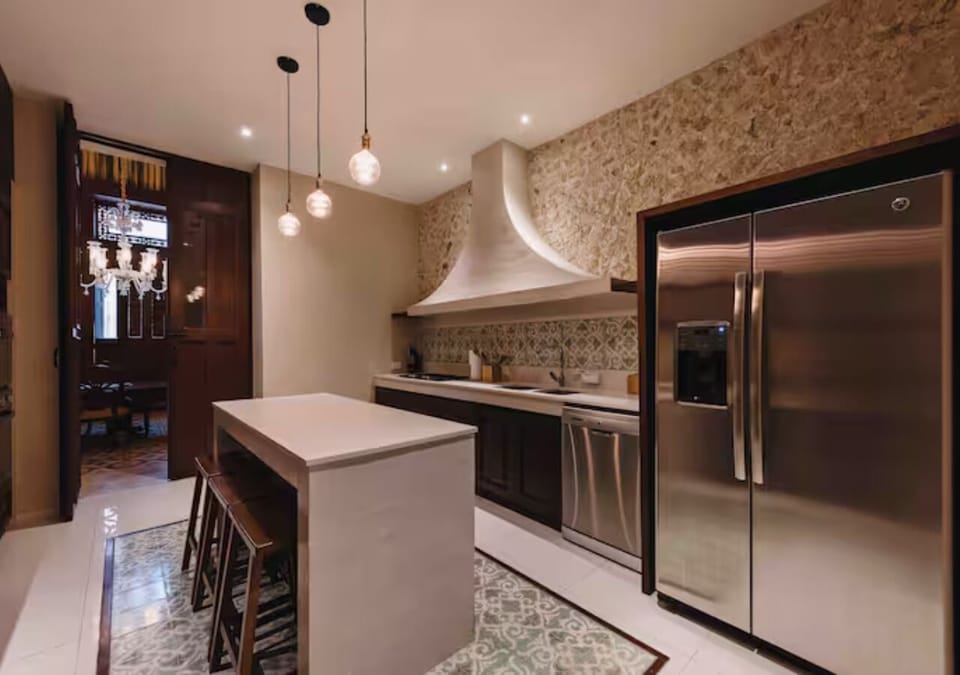 Luxury House, Private Pool | Private kitchen | Dining table