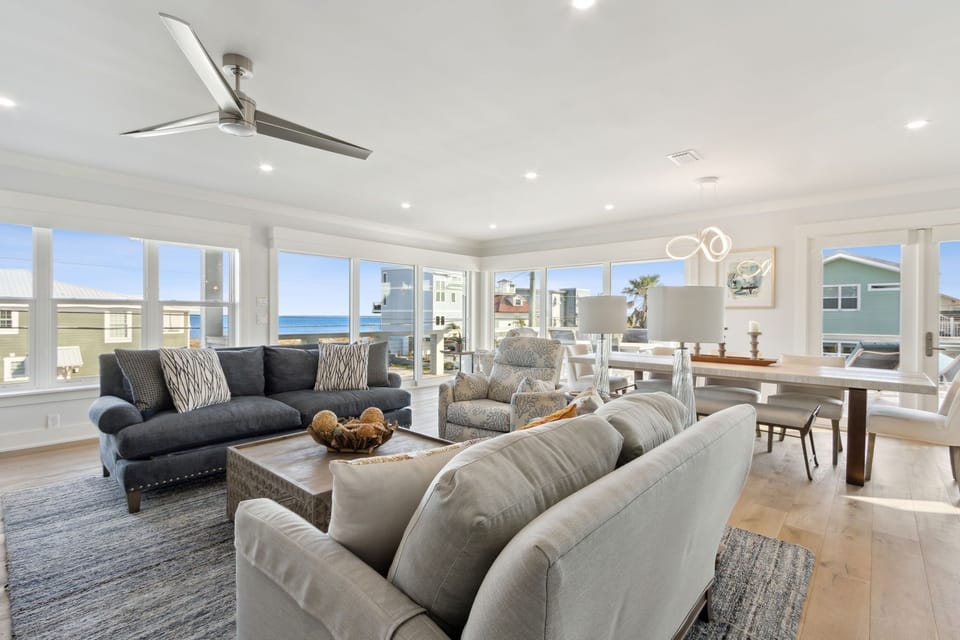 Beautiful 2nd Floor Living Space with Stunning Ocean Views and a Flat Screen Smart TV