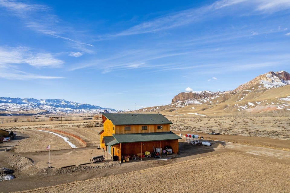 Surround yourself in the beauty of the surrounding mountains