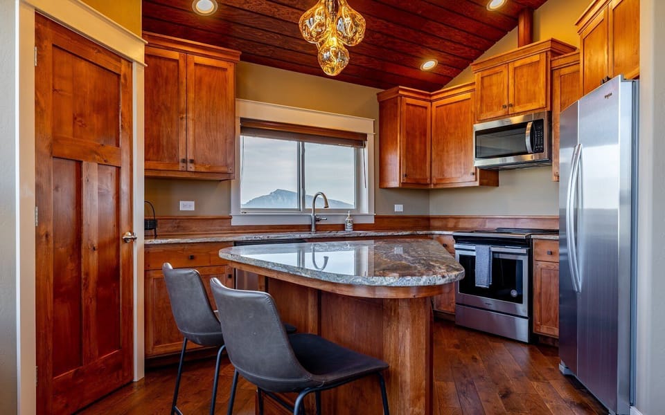 The kitchen is well equipped to make preparing meals a pleasure