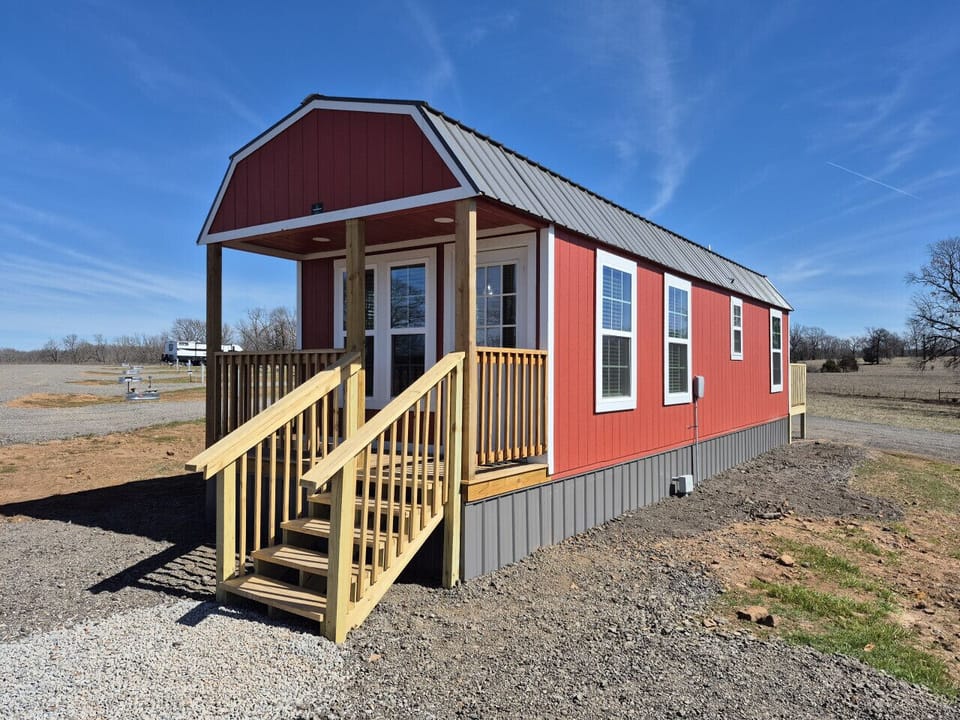 Front of Redbud Roost Tiny Home