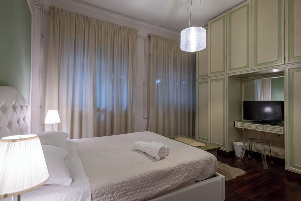 Double Room, 1 Double Bed, City View | Desk, laptop workspace, iron/ironing board, free WiFi