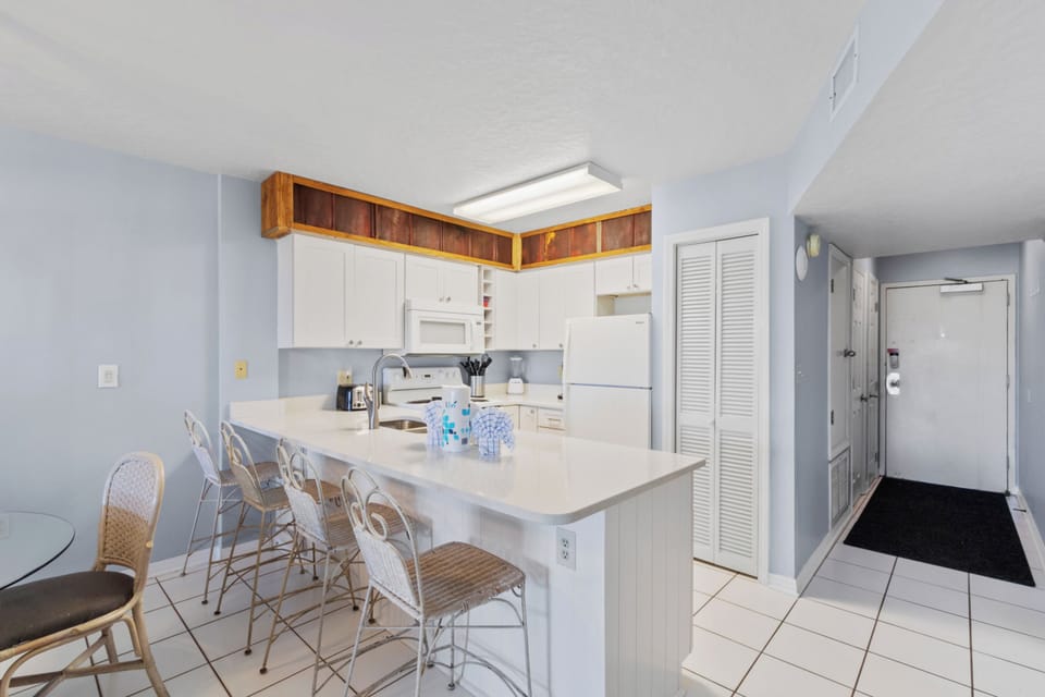 Signature Condo, 2 Bedrooms, Non Smoking, Beachfront | Private kitchen | Coffee/tea maker, fridge, microwave, oven