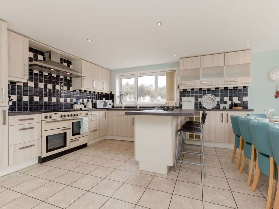 Swimming Pool, Outdoor Furniture, Composite Material, Shade, Resort, Leisure, Eco Hotel, Garden, Landscaping, Yard