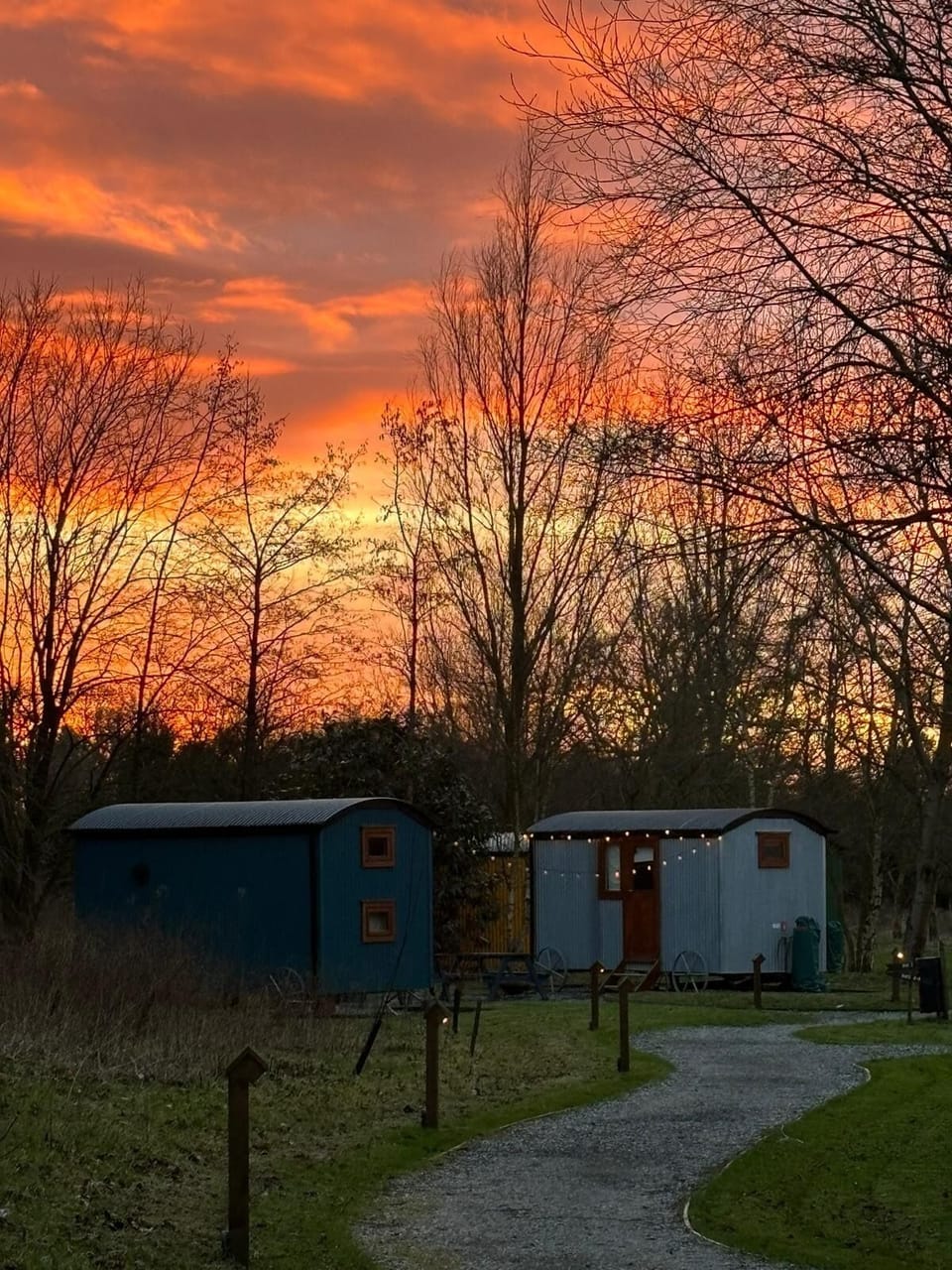 huts20with20orange20sunset