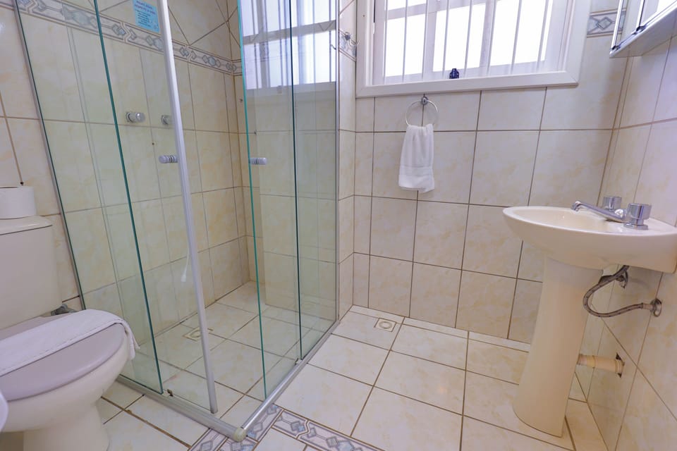 Twin Room | Bathroom | Soap, shampoo, toilet paper
