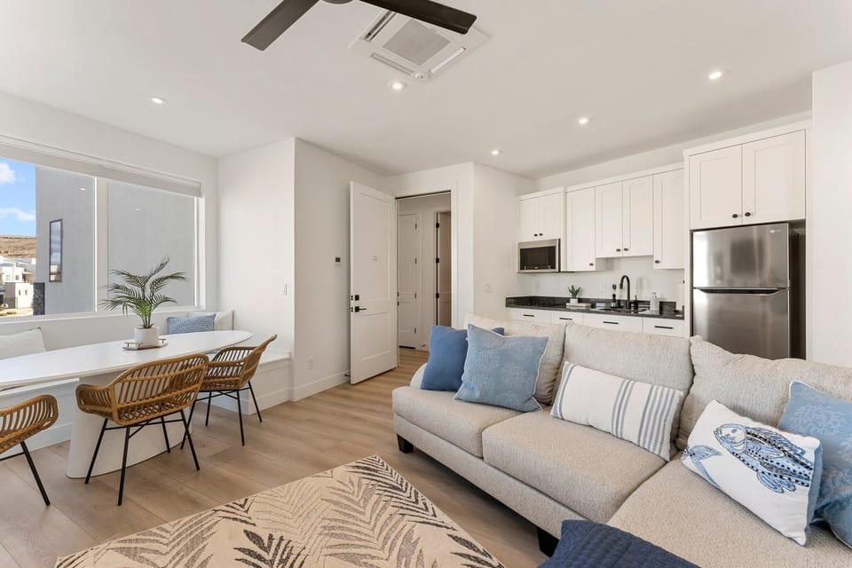 House, 1 Bedroom | Living area | Smart TV