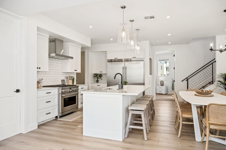 House, 6 Bedrooms | Private kitchen | Fridge, oven, coffee/tea maker, toaster