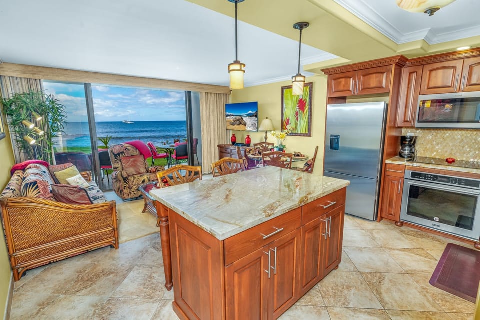 Condo, 1 Bedroom | Private kitchen | Coffee/tea maker, fridge, oven, toaster