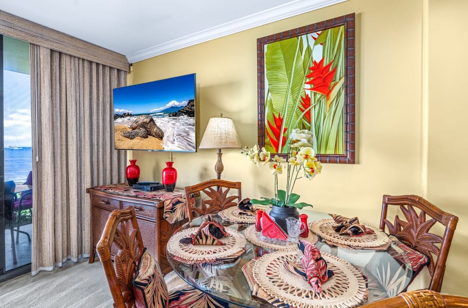 Condo, 1 Bedroom | Dining