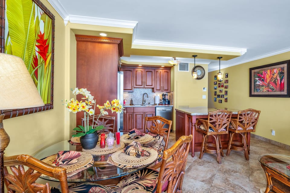 Condo, 1 Bedroom | Dining
