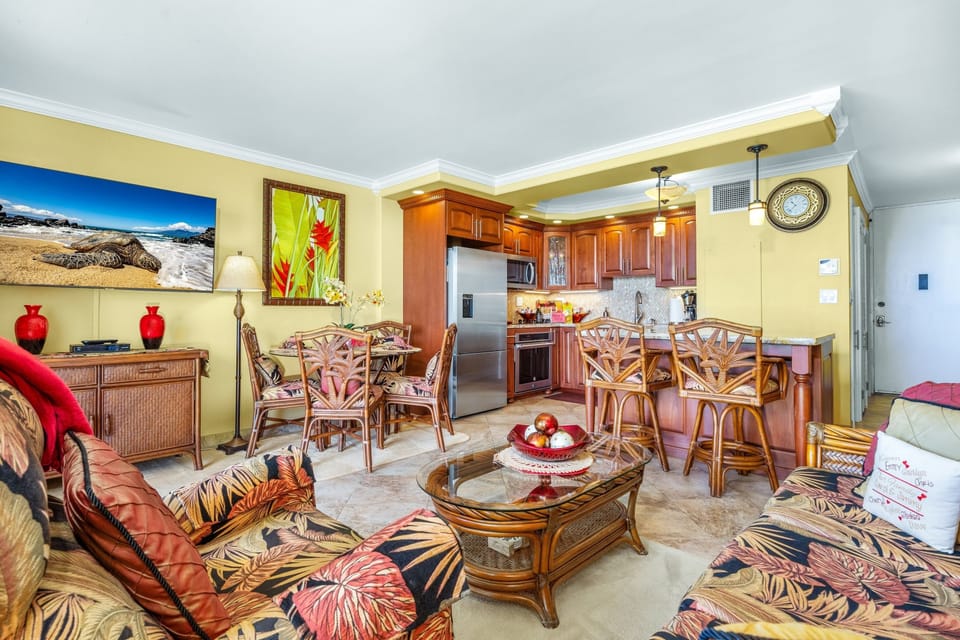 Condo, 1 Bedroom | Living area
