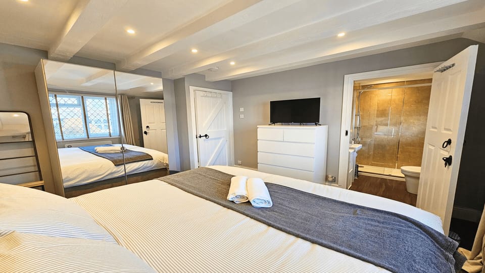 Cottage (2 Bedrooms) | Interior