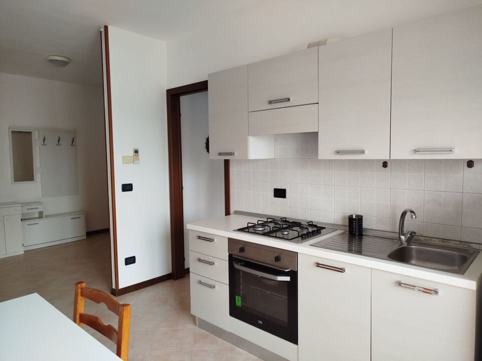 Studio, Balcony, City View | Interior