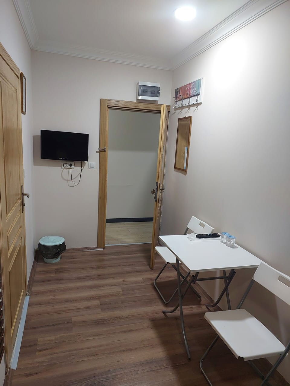 Standard Studio, 1 Bedroom | Living area | TV
