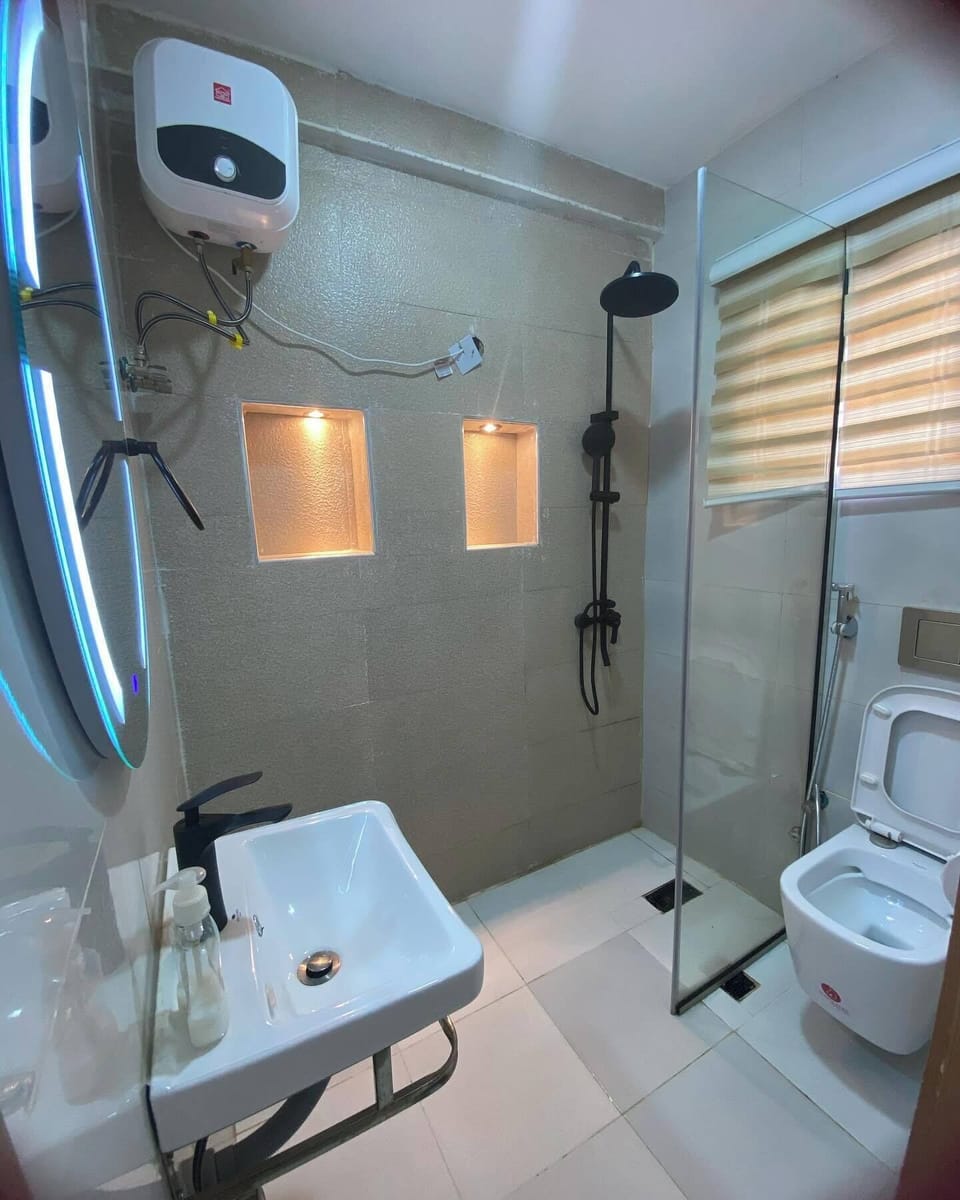 Economy Room, Balcony, City View | Bathroom | Free toiletries, hair dryer, towels, soap