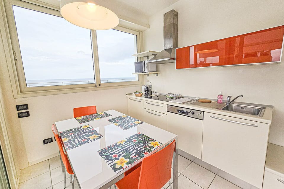 Exclusive Penthouse, Mobility Accessible, Sea View | Private kitchen