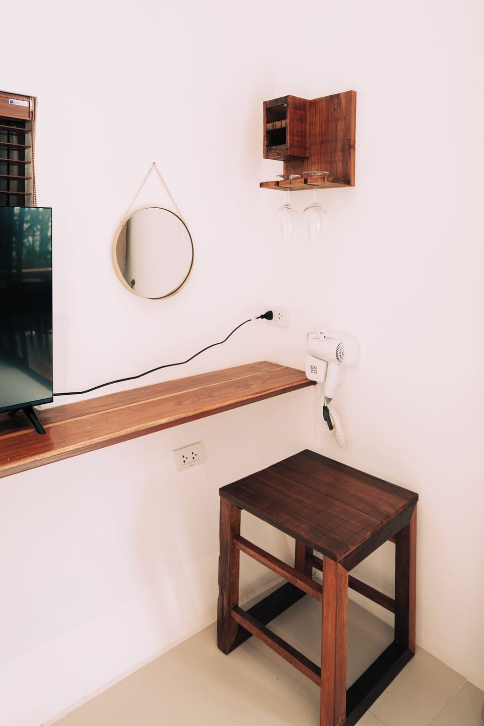 Basic Single Room, Balcony, Mountain View | Bathroom | Hair dryer, towels, soap, shampoo