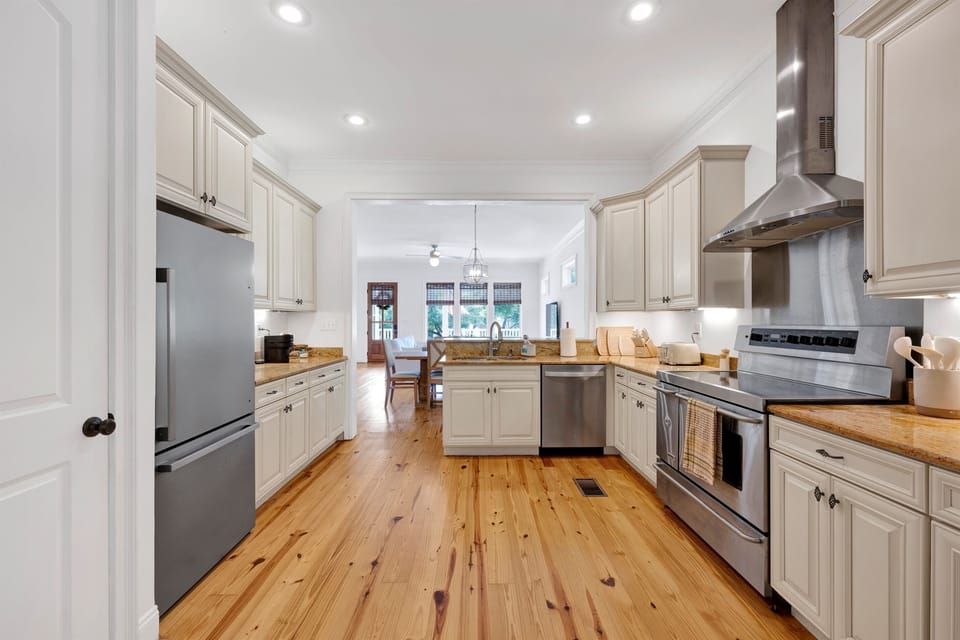 Main Floor | Giant chef’s kitchen is wide open