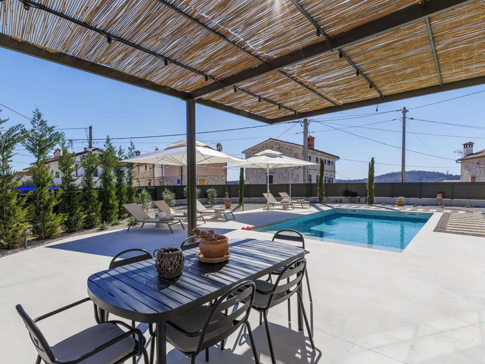Swimming Pool, Outdoor Furniture, Resort, Sunlounger, Shade, Hotel, Resort Town, Thermae, Eco Hotel, Umbrella