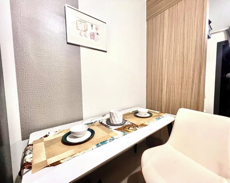 Apartment, City View | In-room dining