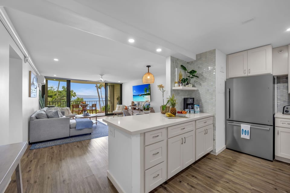 Entry - Ocean views throughout the main living space