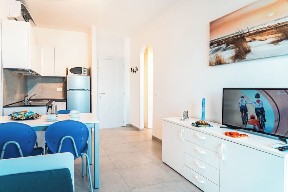 Apartment, 1 Bedroom, Balcony, City View | Interior