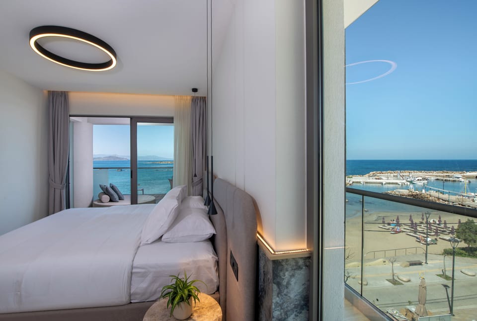 Premium Double Room | Premium bedding, in-room safe, blackout drapes, soundproofing