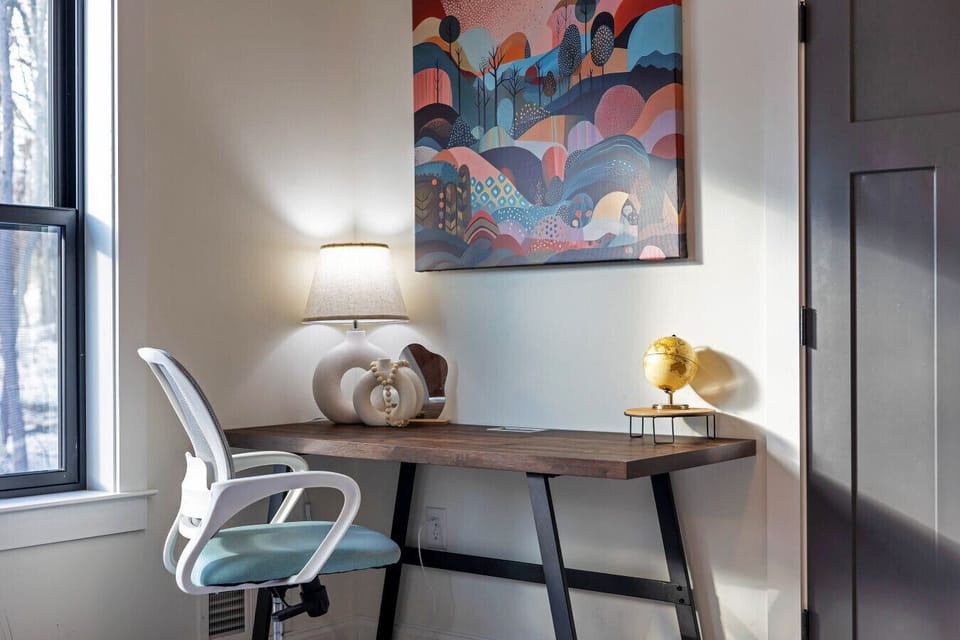 Dedicated workspace in the Queen Bedroom – perfect for remote work or study.