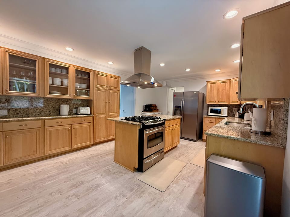 Full Kitchen