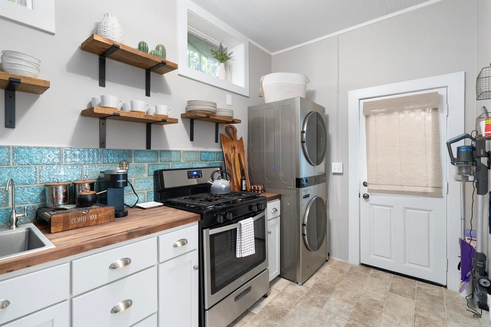 Landry available in the unit for guest use.