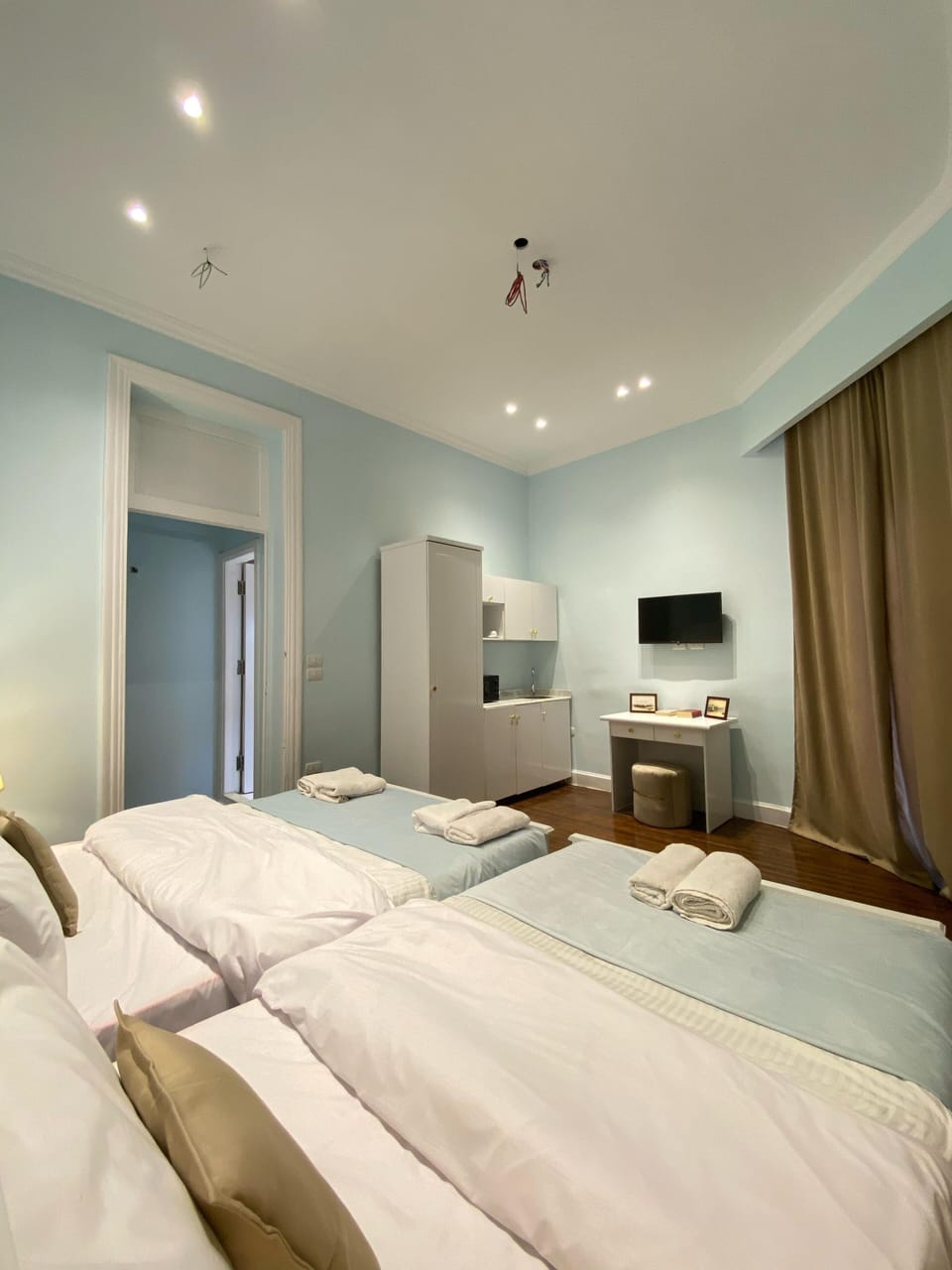 Comfort Studio Suite | Desk, laptop workspace, free WiFi, bed sheets