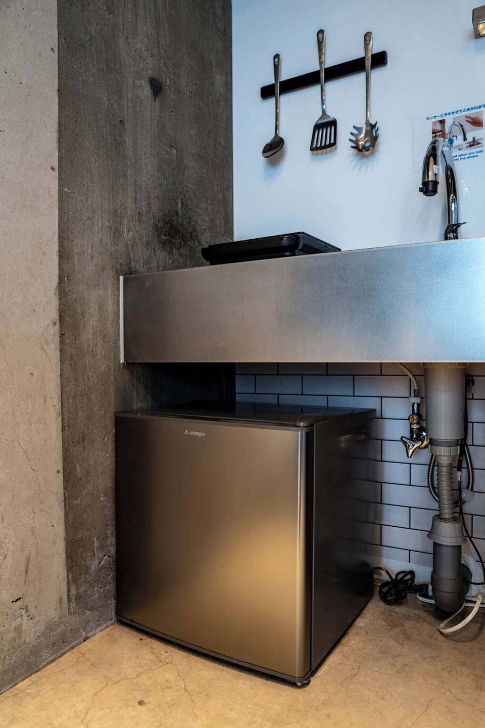 Fridge, microwave, stovetop, electric kettle