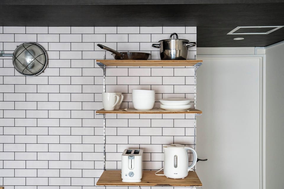 Fridge, microwave, stovetop, electric kettle