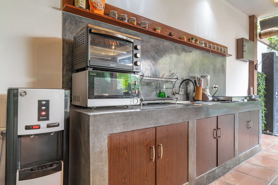 Villa, 2 Bedrooms | Private kitchen | Full-size fridge, microwave, oven, stovetop