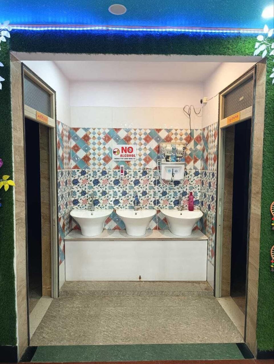Shower, towels, soap, shampoo