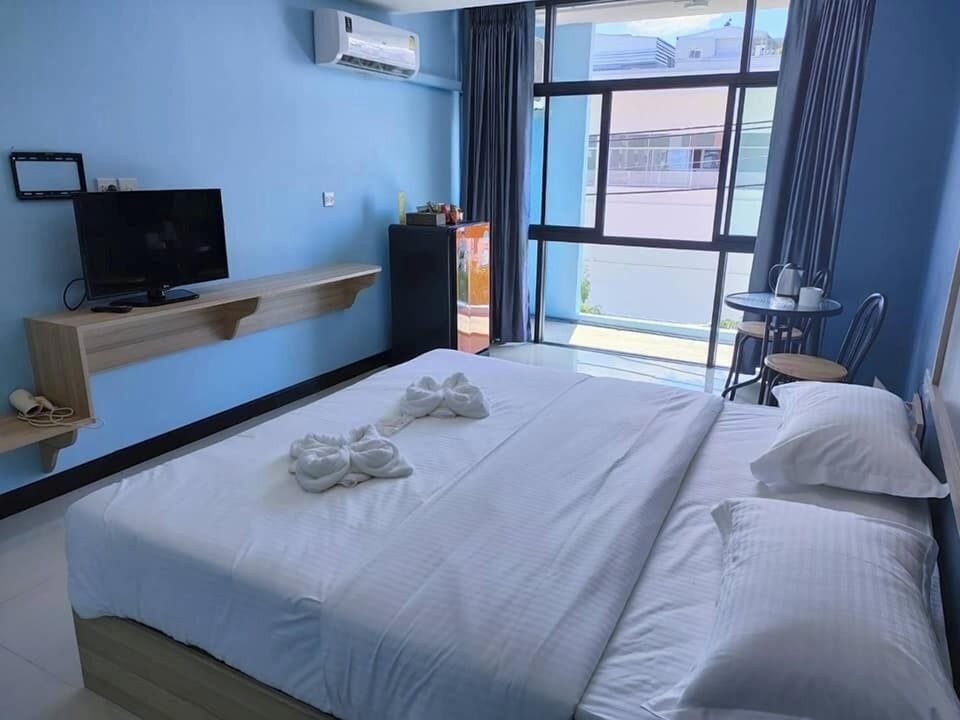 Standard Studio, City View | Free WiFi
