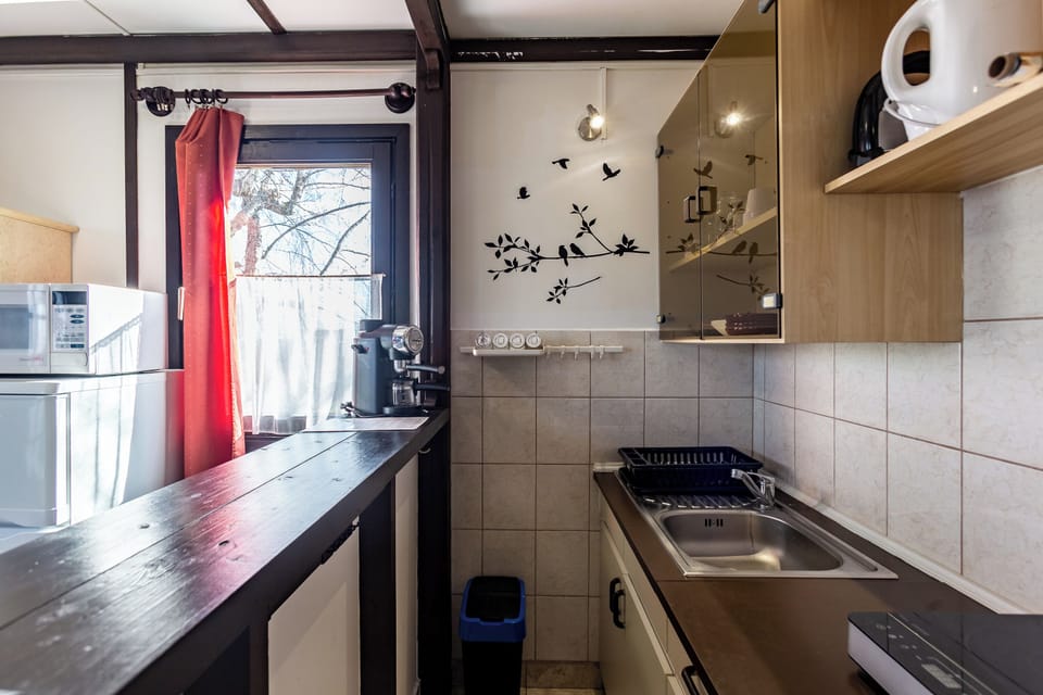 Standard House, Multiple Bedrooms, Mountainside (Karesz Holiday Home) | Private kitchen | Fridge, microwave, stovetop, coffee/tea maker