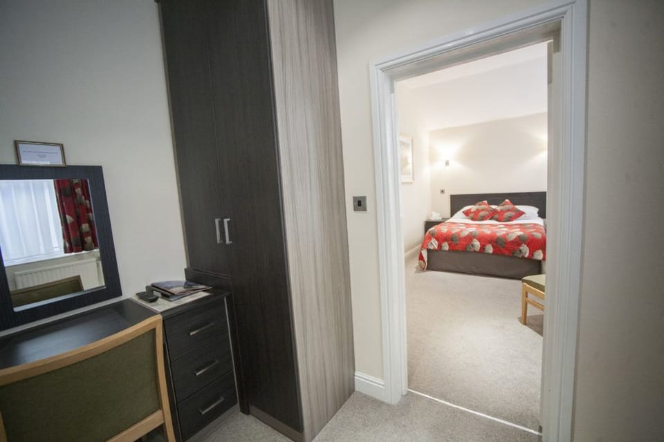Standard Double Room | Hypo-allergenic bedding, desk, laptop workspace, iron/ironing board