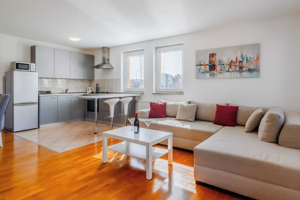Family Apartment, 2 Bedrooms, Balcony (Cherry City Stay Apartment With) | Living area