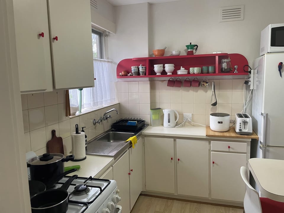 Deluxe Apartment | Private kitchen | Fridge, microwave, oven, stovetop
