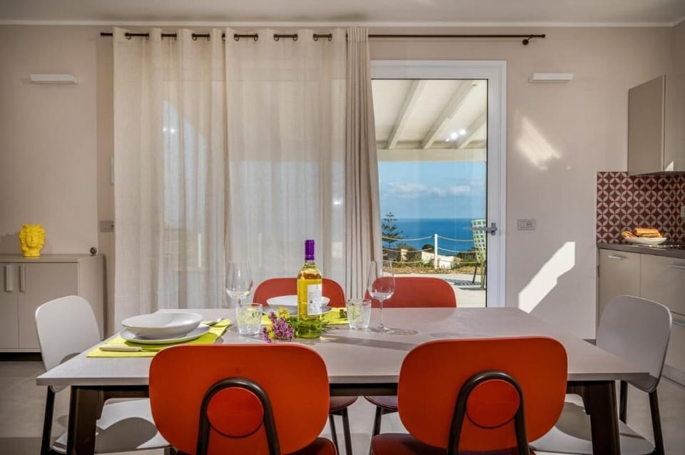 House, 3 Bedrooms, Smoking, Private Pool | Dining room