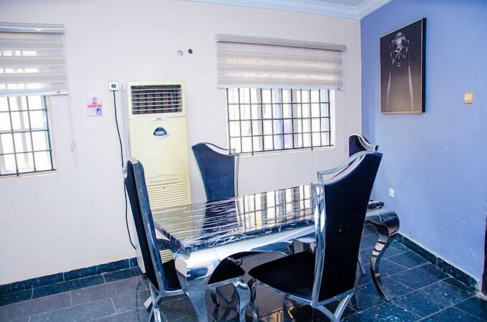 Family Apartment, Balcony, City View | Dining room